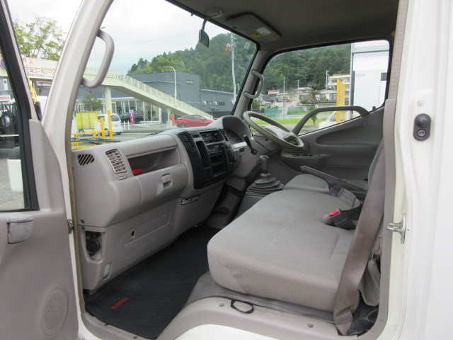 トヨタ ダイナ 小型 バン BDG-XZU508V(109087) 27枚目