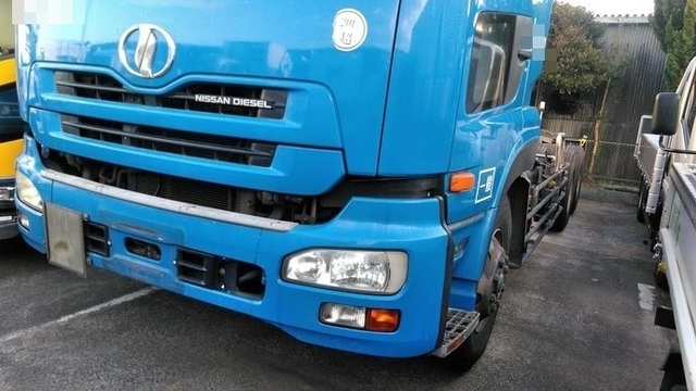 UDトラックス（日産） ビッグサム 大型 キャブ付きシャーシ ADG-CD4YA(3725) 3枚目
