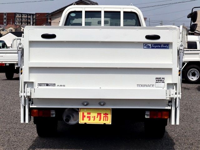 トヨタ タウンエース 小型 平ボディ GK-KM70(109290) 6枚目