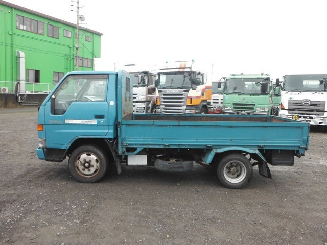トヨタ ダイナ 小型 平ボディ KC-BU107(10655) 2枚目