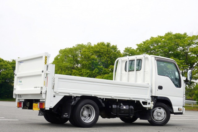 いすゞ エルフ 小型 平ボディ TRG-NHR85A(110220) 2枚目