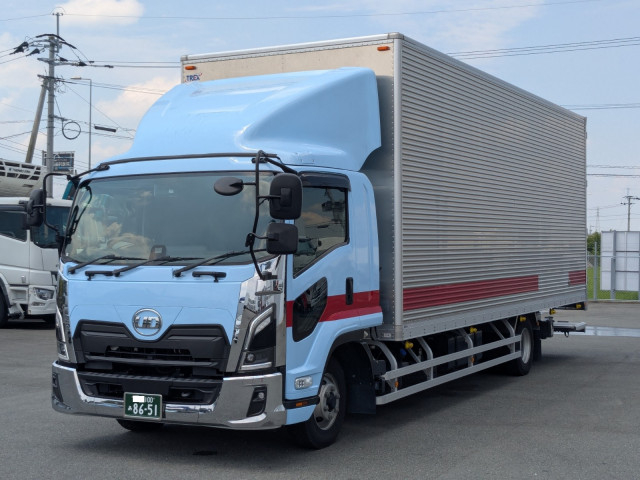 UDトラックス（日産） クオン 中型 バン 2RG-BRR90T4(110905) 1枚目