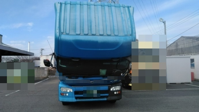 UDトラックス（日産） クオン 大型 バン LKG-CD5YA(2832) 7枚目