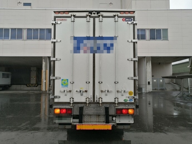 UDトラックス（日産） クオン 大型 冷蔵冷凍バン PKG-CG4ZA(5641) 14枚目