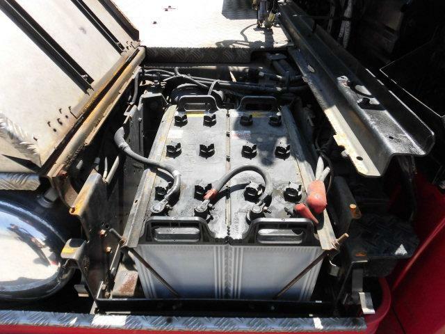 UDトラックス（日産） クオン 大型 トラクタ ADG-GK4XAB(11313) 28枚目