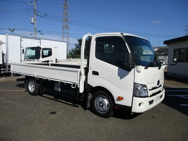 日野 デュトロ 小型 平ボディ 2RG-XZU710M(11569) 2枚目