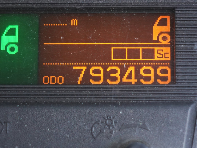 UDトラックス（日産） クオン 大型 冷蔵冷凍バン QKG-CD5ZA(99601) 29枚目