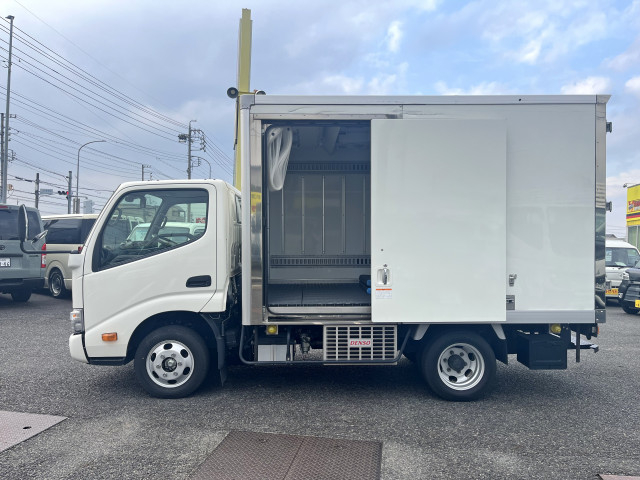 トヨタ ダイナ 小型 冷蔵冷凍バン 2DG-GDY231(98791) 4枚目