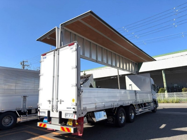 UDトラックス（日産） クオン 大型 ウィング 2PG-CD5CA(112941) 7枚目