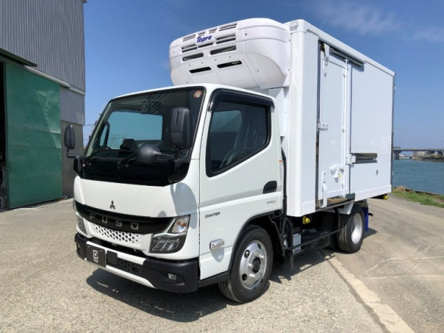 三菱ふそう キャンター 小型 冷蔵冷凍バン 2RG-FBAV0(105544) 1枚目