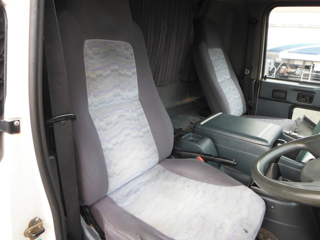 UDトラックス（日産） コンドル 中型 冷蔵冷凍バン PB-MK35A(1097) 30枚目