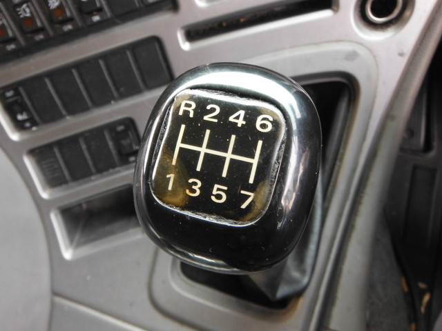 UDトラックス（日産） クオン 大型 ウィング ADG-CG4ZE(3126) 27枚目