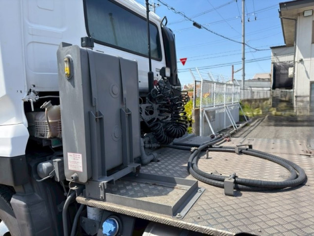 UDトラックス（日産） クオン 大型 トラクタ 2RG-GK5DAB(105307) 10枚目
