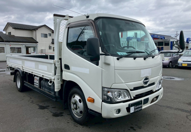 日野 デュトロ 小型 平ボディ 2RG-XZU655M(105329) 3枚目
