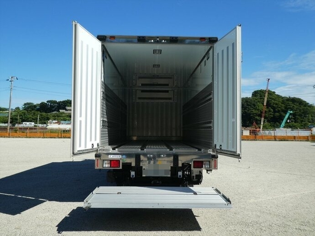 日野 レンジャー 増トン 冷蔵冷凍バン 2PG-FE2ABG(10244) 9枚目