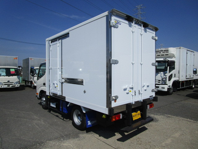 日野 デュトロ 小型 冷蔵冷凍バン 2WG-XZU606N(111646) 3枚目