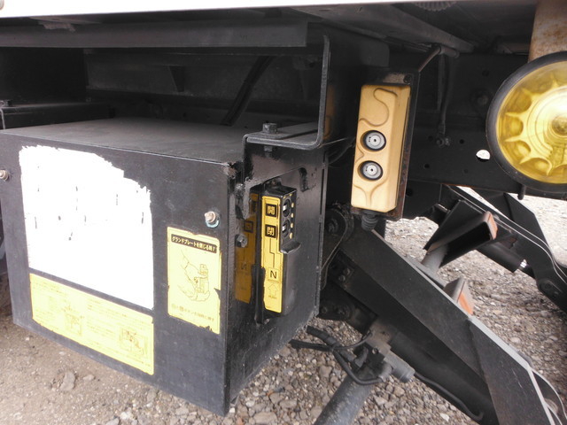 三菱ふそう キャンター 小型 バン KK-FE63EG(2946) 8枚目