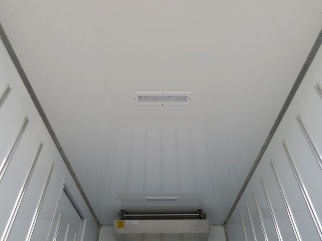 Mitsubishi Fuso canter Small Freezer box_body 2RG-FBAV0(88983) 8枚目