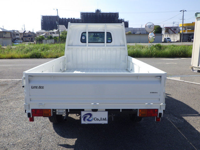 トヨタ ライトエース 小型 平ボディ DBF-S402U(110649) 5枚目