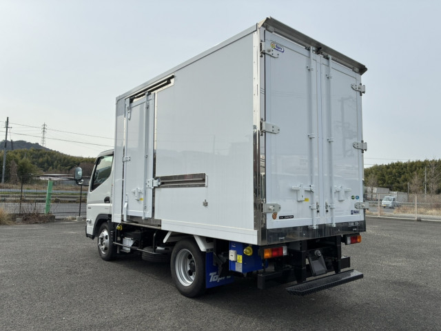 三菱ふそう キャンター 小型 冷蔵冷凍バン 2RG-FBA20(106380) 5枚目