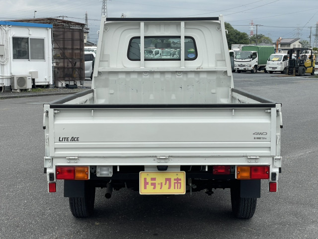 トヨタ ライトエース 小型 平ボディ DBF-S412U(109714) 6枚目