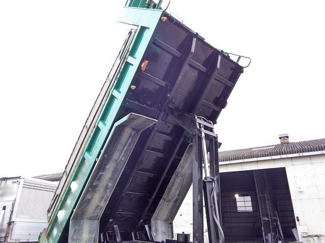 UDトラックス（日産） クオン 大型 土砂ダンプ ADG-CW4XL(11688) 19枚目