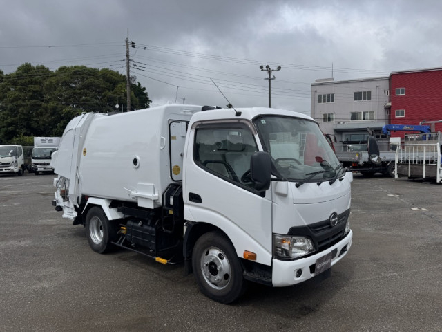 日野 デュトロ 小型 塵芥車（プレス式） TPG-XZU600X(110477) 3枚目
