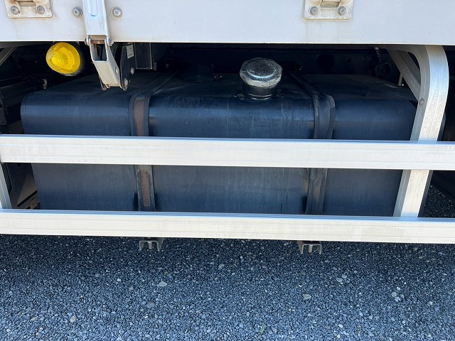 UDトラックス（日産） クオン 大型 ウィング QPG-CG5ZA(112635) 35枚目