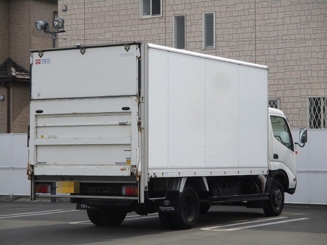 トヨタ ダイナ 小型 バン KK-XZU412(6682) 3枚目