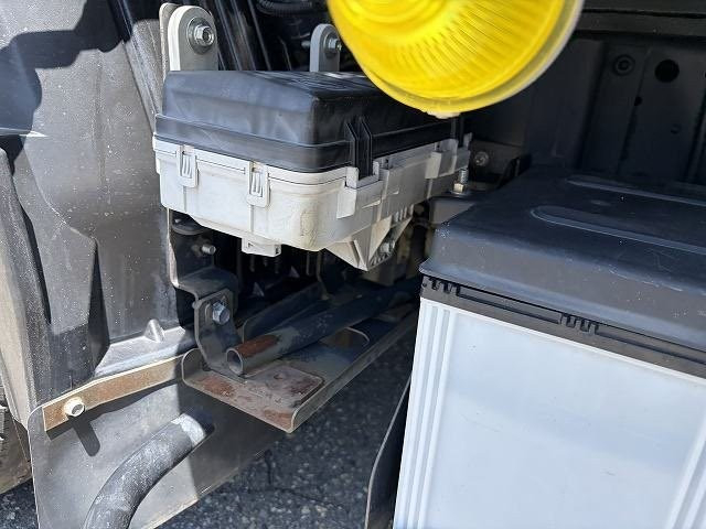 いすゞ エルフ 小型 バン TKG-NHS85AN(110731) 19枚目
