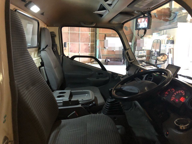 日野 デュトロ 小型 バン TKG-XZC655M(3701) 32枚目