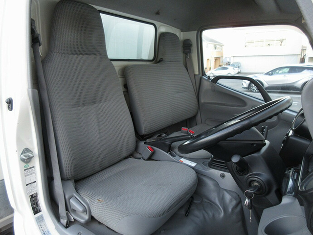 トヨタ ダイナ 小型 バン TKG-XZC675(8399) 33枚目