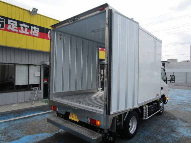 日野 デュトロ 小型 保冷バン 2RG-XZC605M(112384) 2枚目