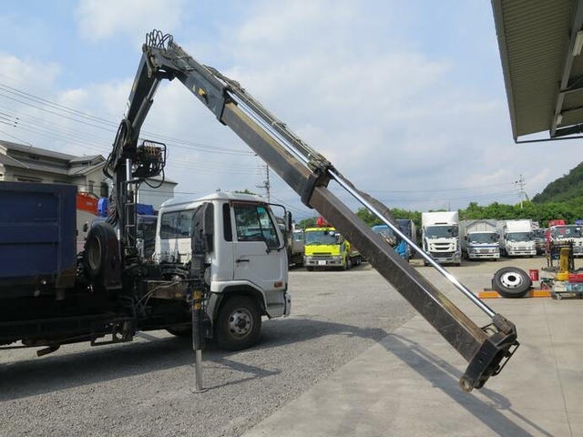UDトラックス（日産） コンドル 中型 コンテナ専用車 PB-MK36A(11002) 11枚目