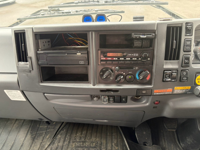 いすゞ フォワード 増トン 平ボディ（クレーン付） LKG-FTR90T2(111764) 39枚目