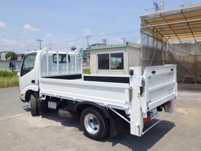 トヨタ ダイナ 小型 平ボディ TKG-XZU605(110659) 2枚目