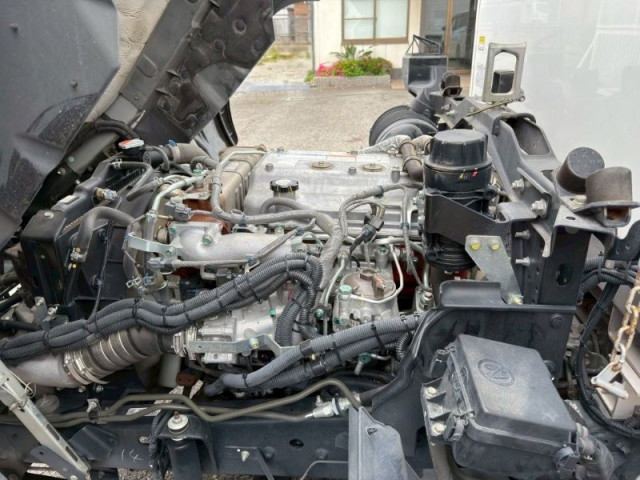 日野 デュトロ 中型 冷蔵冷凍バン 2KG-FC2ABG(105593) 19枚目