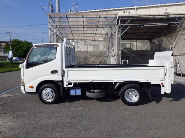 トヨタ トヨエース 小型 平ボディ TKG-XZU605(110630) 3枚目