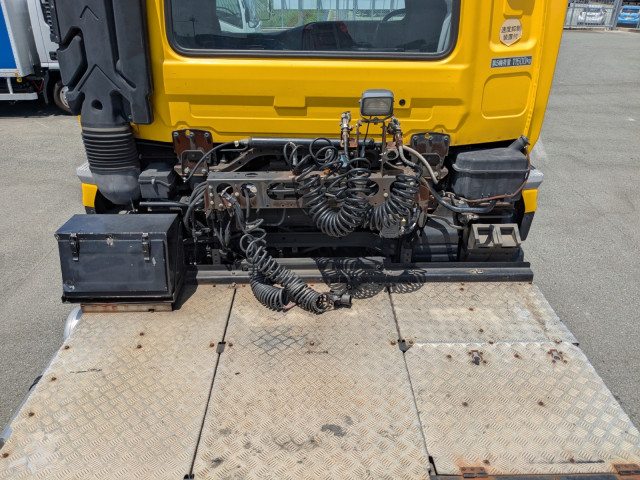 UDトラックス（日産） クオン 大型 トラクタ QPG-GK5XAB(109126) 16枚目