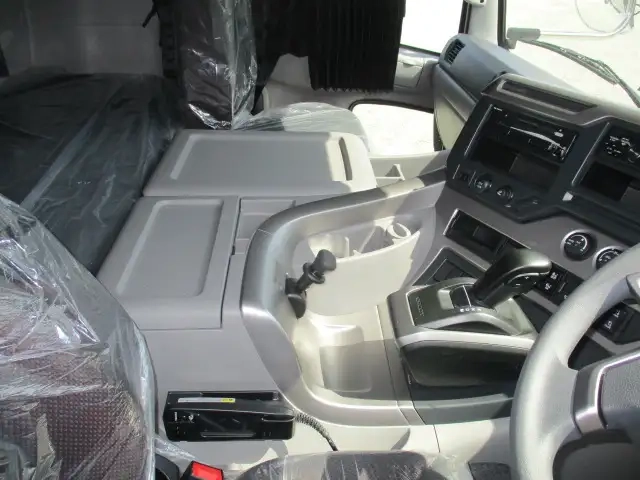 日産自動車 クオン 大型 ウィング 2RG-CG5FA(111203) 24枚目