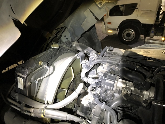 UDトラックス（日産） コンドル 中型 冷蔵冷凍バン TKG-MK38C(2553) 6枚目