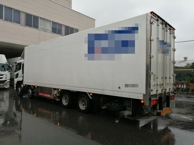 UDトラックス（日産） クオン 大型 冷蔵冷凍バン PKG-CG4ZA(5641) 15枚目