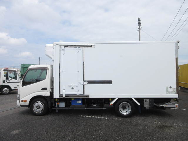 日野 デュトロ 小型 冷蔵冷凍バン 2RG-XZU655M(109085) 5枚目