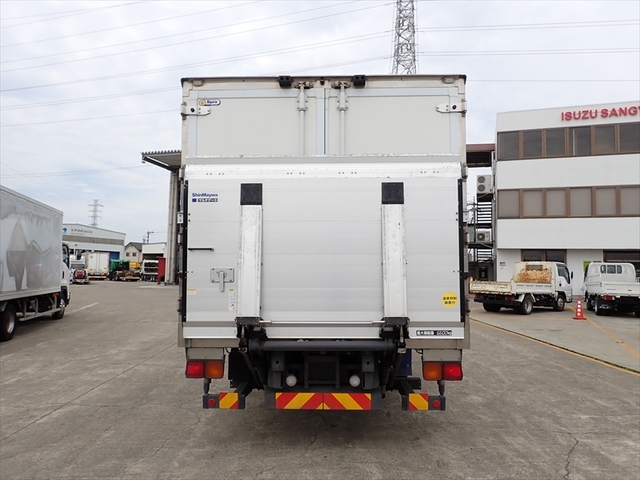 Isuzu forward 6studs large Freezer box_body 2PG-FTR90V2(93164) 5枚目