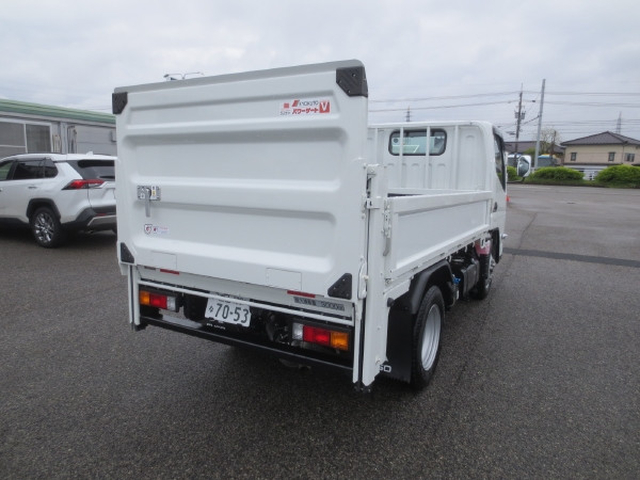 三菱ふそう キャンター 小型 平ボディ 2RG-FBAV0(104709) 4枚目