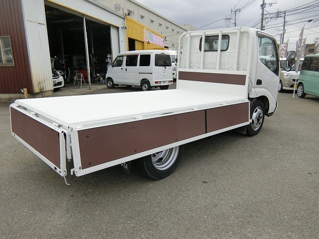 トヨタ トヨエース 小型 平ボディ PB-XZU301(111748) 11枚目