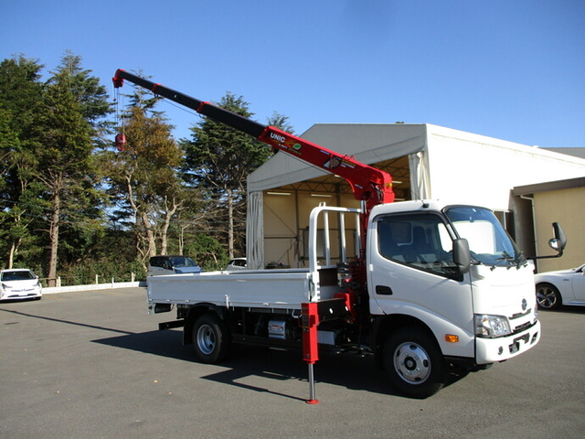 日野 デュトロ 小型 平ボディ（クレーン付） 2RG-XZU650M(9618) 4枚目