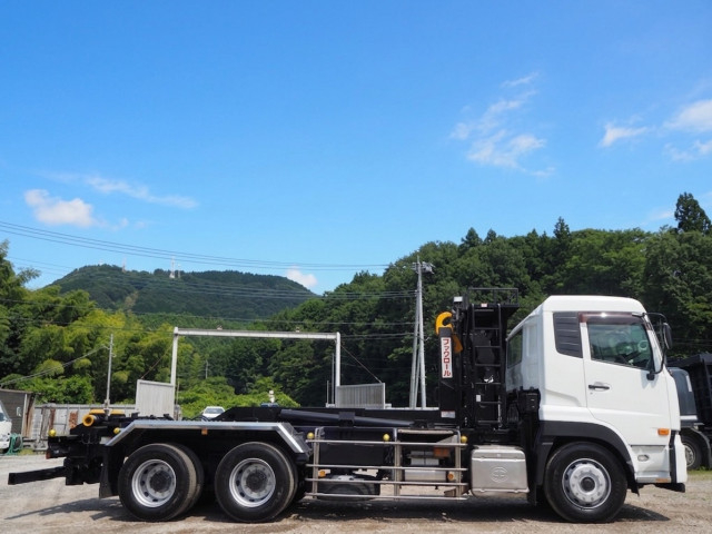 UDトラックス（日産） クオン 大型 コンテナ専用車 QKG-CW5YL(110504) 6枚目