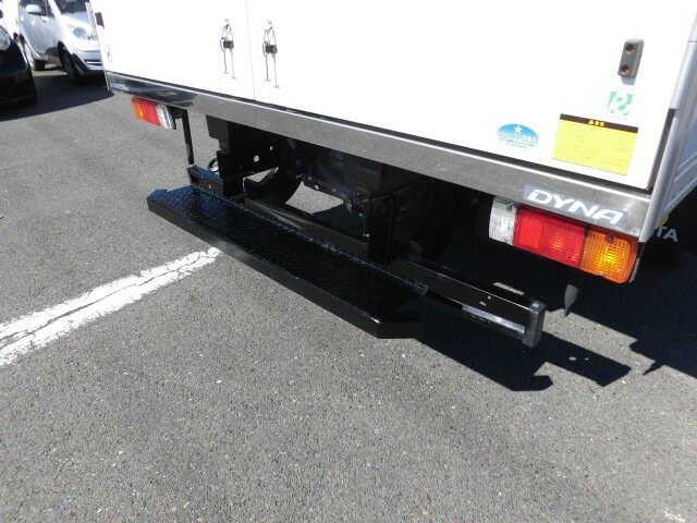 トヨタ ダイナ 小型 冷蔵冷凍バン BDG-XZU414(7193) 11枚目