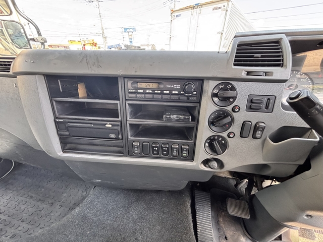 三菱ふそう ファイター 増トン 平ボディ（クレーン付） QKG-FK62FZ(108215) 70枚目